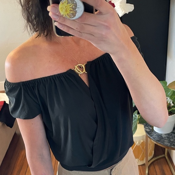 Women’s express Y2K cropped off shoulder wrap top size extra small - Picture 2 of 6